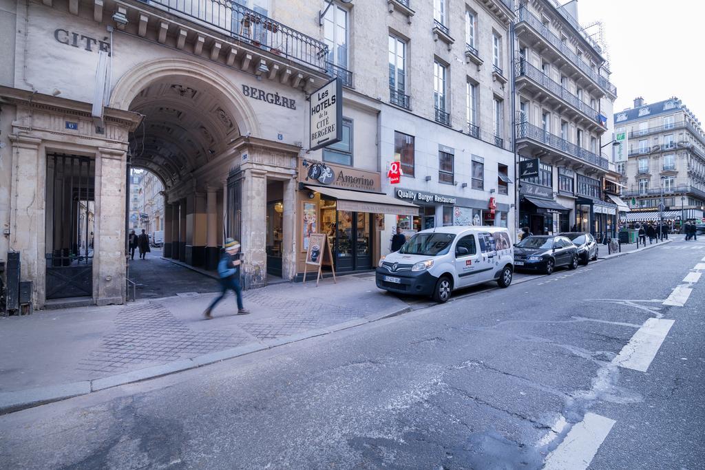 Hotel Des Arts - Cite Bergere Paris Exteriör bild